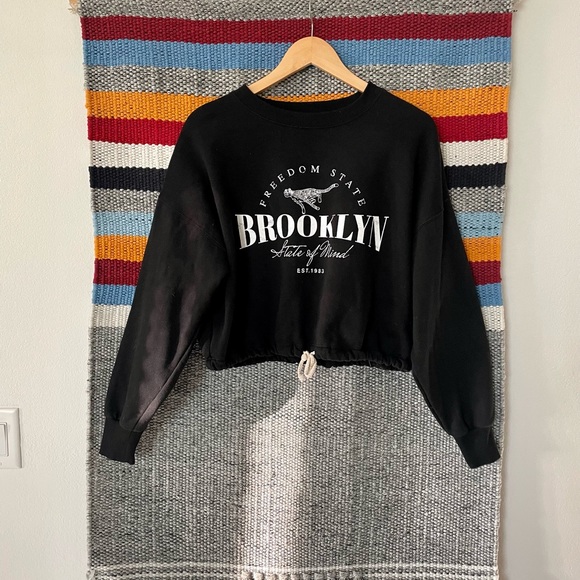 Forever 21 Sweaters - Forever 21 “Brooklyn State of Mind” Crop Top Sweater.